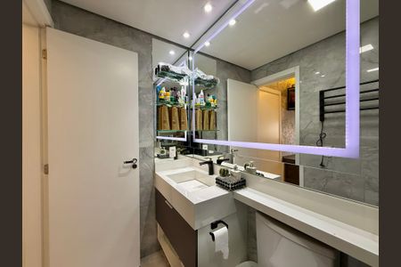 Apartamento à venda com 106m², 3 quartos e 2 vagas Apartamento à venda com 106m², 3 quartos e 2 vagasBanheiro Suíte 2