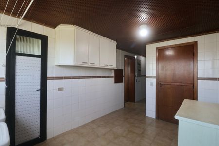 Apartamento para alugar com 355m², 5 quartos e 3 vagas Apartamento para alugar com 355m², 5 quartos e 3 vagasÁrea de Serviço
