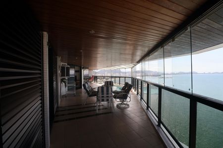 Apartamento para alugar com 355m², 5 quartos e 3 vagas Apartamento para alugar com 355m², 5 quartos e 3 vagasVaranda