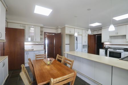 Apartamento para alugar com 355m², 5 quartos e 3 vagas Apartamento para alugar com 355m², 5 quartos e 3 vagasCozinha