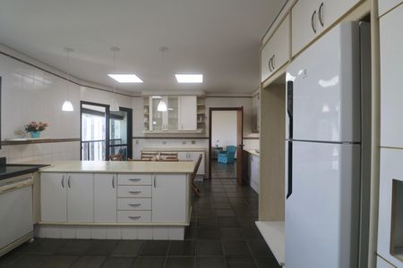Apartamento para alugar com 355m², 5 quartos e 3 vagas Apartamento para alugar com 355m², 5 quartos e 3 vagasCozinha