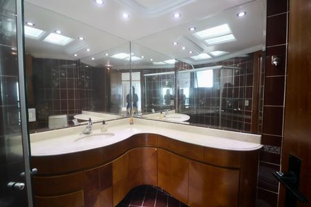 Apartamento para alugar com 355m², 5 quartos e 3 vagas Apartamento para alugar com 355m², 5 quartos e 3 vagasBanheiro Suíte 2
