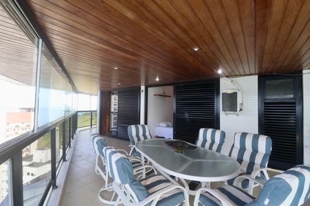 Apartamento para alugar com 355m², 5 quartos e 3 vagas Apartamento para alugar com 355m², 5 quartos e 3 vagasVaranda