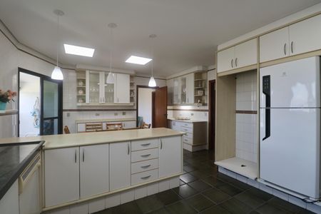 Apartamento para alugar com 355m², 5 quartos e 3 vagas Apartamento para alugar com 355m², 5 quartos e 3 vagasCozinha