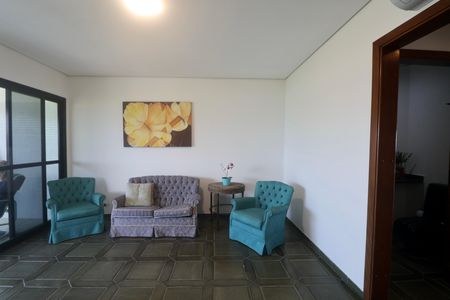 Apartamento para alugar com 355m², 5 quartos e 3 vagas Apartamento para alugar com 355m², 5 quartos e 3 vagasSala
