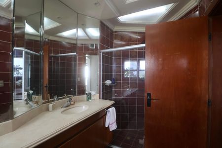 Apartamento para alugar com 355m², 5 quartos e 3 vagas Apartamento para alugar com 355m², 5 quartos e 3 vagasBanheiro Suíte