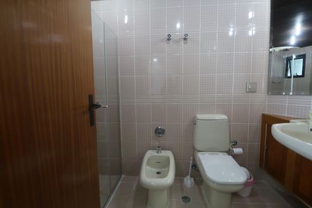 Apartamento para alugar com 355m², 5 quartos e 3 vagas Apartamento para alugar com 355m², 5 quartos e 3 vagasBanheiro da Suíte 4
