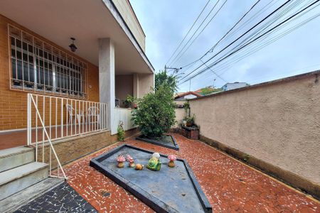 Casa para alugar com 258m², 4 quartos e 3 vagasQuintal