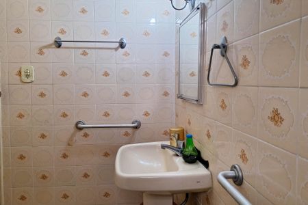 Casa para alugar com 258m², 4 quartos e 3 vagasBanheiro da Suíte 1