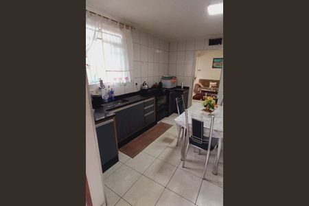 Casa à venda com 3 quartos, 268m² em Parque Novo Oratório, Santo André