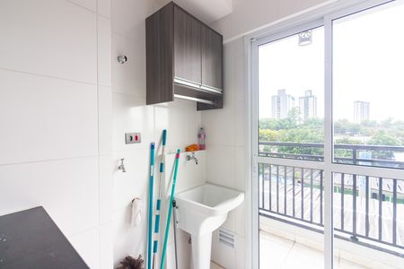 Área de Serviço  de apartamento para alugar com 3 quartos, 72m² em Vila Osasco, Osasco