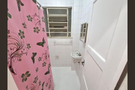 Banheiro  de apartamento para alugar com 1 quarto, 24m² em Centro, Rio de Janeiro