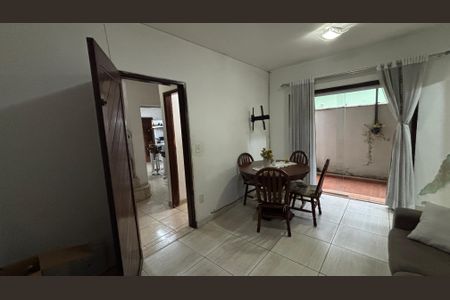 Casa à venda com 320m², 3 quartos e 2 vagasSuite