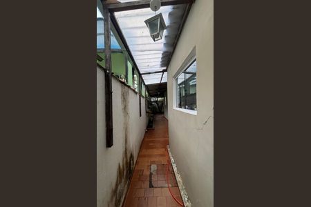 Casa à venda com 320m², 3 quartos e 2 vagasCorredor