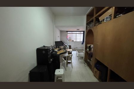 Casa à venda com 320m², 3 quartos e 2 vagasSala de Tv
