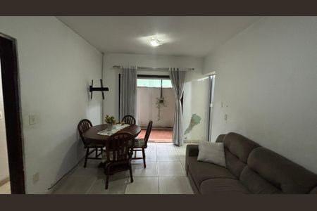 Casa à venda com 320m², 3 quartos e 2 vagasSuite