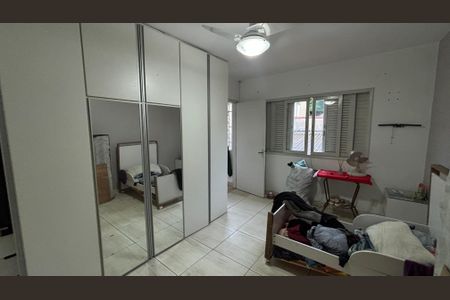 Casa à venda com 320m², 3 quartos e 2 vagasQuarto 2