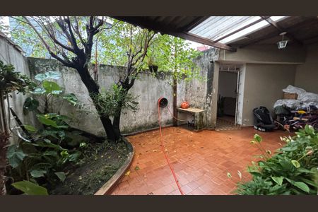 Casa à venda com 320m², 3 quartos e 2 vagasQuintal