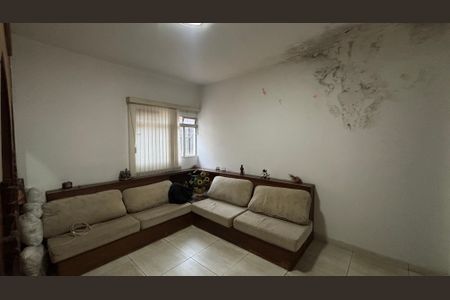 Casa à venda com 320m², 3 quartos e 2 vagasSala de Tv