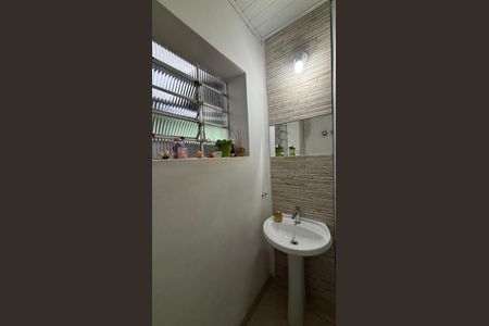 Casa à venda com 320m², 3 quartos e 2 vagasLavabo