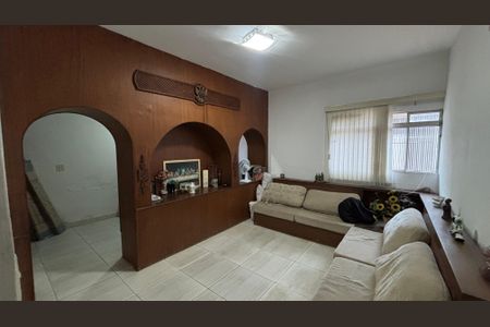 Casa à venda com 320m², 3 quartos e 2 vagasSala de Tv