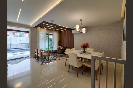 Sala de casa de condomínio à venda com 5 quartos, 217m² em Recreio dos Bandeirantes, Rio de Janeiro