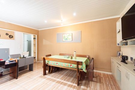 Casa à venda com 242m², 4 quartos e 3 vagas