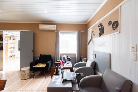 Casa à venda com 242m², 4 quartos e 3 vagas