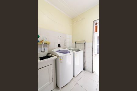 Casa à venda com 242m², 4 quartos e 3 vagas