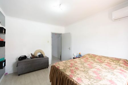 Casa à venda com 242m², 4 quartos e 3 vagas