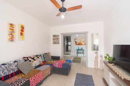 Casa à venda com 242m², 4 quartos e 3 vagas