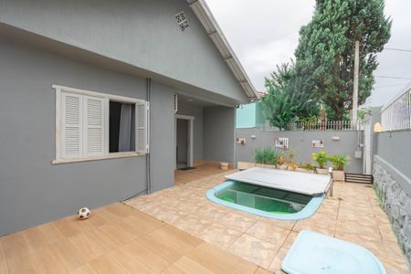 Casa à venda com 242m², 4 quartos e 3 vagas