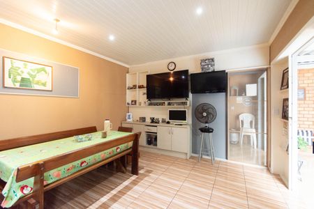 Casa à venda com 242m², 4 quartos e 3 vagas