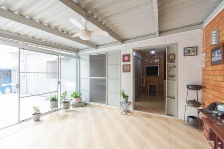 Casa à venda com 242m², 4 quartos e 3 vagas