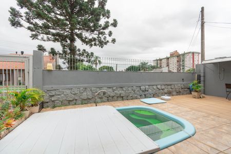 Casa à venda com 242m², 4 quartos e 3 vagas
