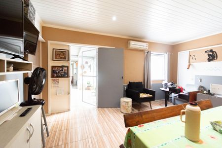 Casa à venda com 242m², 4 quartos e 3 vagas