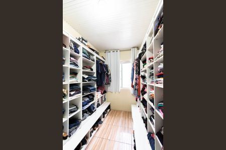 Casa à venda com 242m², 4 quartos e 3 vagas