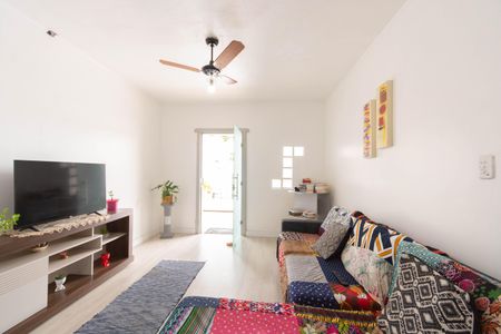 Casa à venda com 242m², 4 quartos e 3 vagas