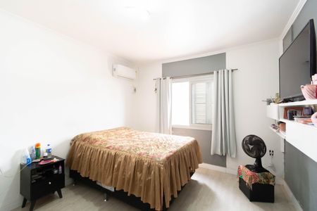 Casa à venda com 242m², 4 quartos e 3 vagas