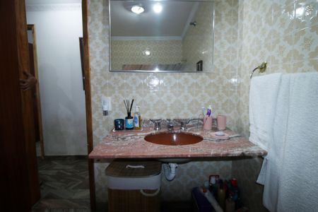 Casa à venda com 240m², 4 quartos e 3 vagasBanheiro Social