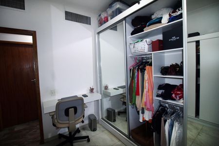 Casa à venda com 240m², 4 quartos e 3 vagasQuarto 2