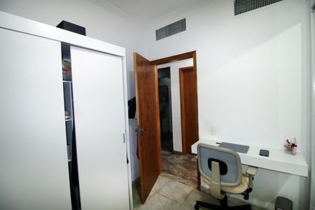 Casa à venda com 240m², 4 quartos e 3 vagasQuarto 2