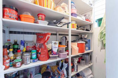 Apartamento à venda com 179m², 3 quartos e 2 vagas Apartamento à venda com 179m², 3 quartos e 2 vagasDespensa