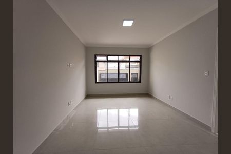 Casa à venda com 3 quartos, 222m² em Jardim Piqueroby, São Paulo