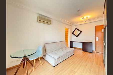 Sala de apartamento para alugar com 1 quarto, 45m² em Moema, São Paulo