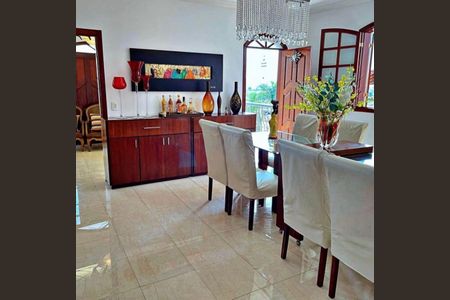 Casa para alugar com 4 quartos, 263m² em Trevo, Belo Horizonte