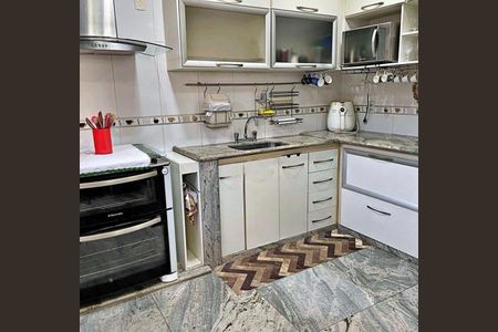 Casa para alugar com 4 quartos, 263m² em Trevo, Belo Horizonte