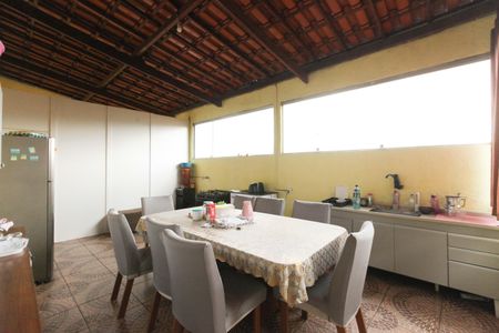 Casa à venda com 270m², 5 quartos e 1 vaga