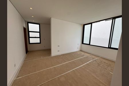 Casa à venda com 4 quartos, 350m² em Vale do Sereno, Nova Lima