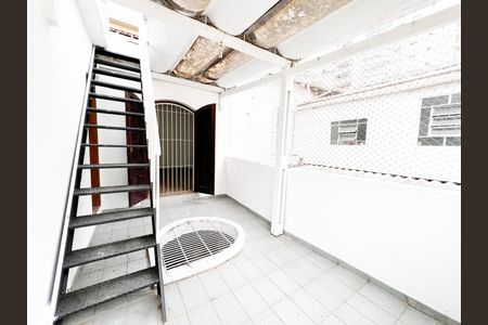 Casa à venda com 112m², 3 quartos e 1 vagaÁrea externa